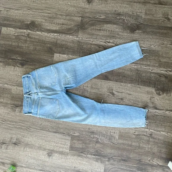 Good American High Waist Distressed Light Wash Jeans Crop Denim Size 26 2 - Picture 3 of 7